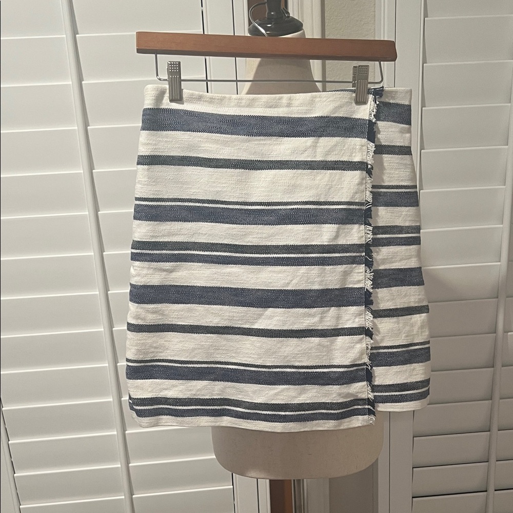 Loft Skirt Fully Lined  6 Blue & White